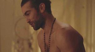 Chace Crawford desnudo en 'Casual'