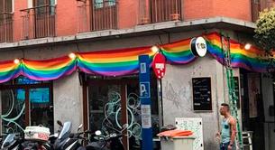 Unos vecinos de Chueca denuncian 4 veces a un bar por poner la bandera arcoíris