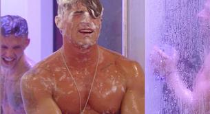 Ducha de los concursantes masculinos de 'Gran Hermano' desnudos