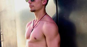 Modelos desnudos en el calendario gay de Rainbow Railroad