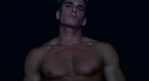 El modelo Dimitrije Bluegray desnudo integral