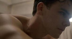 Jeremy Neumark Jones desnudo en 'The Last Post'