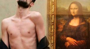 Detienen a un hombre desnudo delante de la Mona Lisa en el Louvre