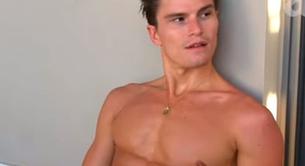 Oliver Cheshire desnudo en Attitude