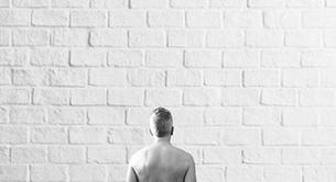 Paco Tomás desnudo contra la censura en las redes sociales