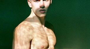 Santiago Peralta desnudo, el modelo más morboso del momento