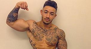 El futbolista Ashley Cain desnudo en un reality de TV