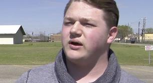 Filtran las fotos gay íntimas de un político de 19 años para hundir su carrera