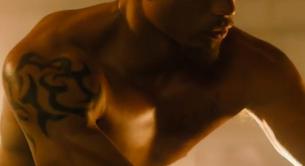 Mecánicos desnudos en el vídeo de 'Thug' de Todrick Hall