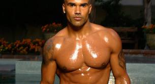 Shemar Moore desnudo con su cuerpazo "criminal"