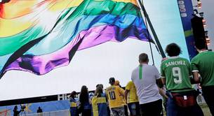Homófobos rusos amenazan a los seguidores gays de fútbol