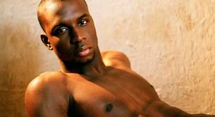 Joshua Cummings desnudo, un dios de ébano