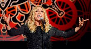 Las tetas de Marta Sánchez a la vista por un error de vestuario