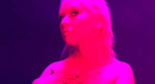 El topless de Christina Aguilera desnuda con el que promociona... ¿qué?