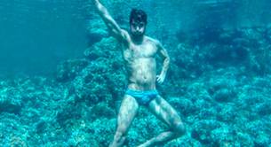 Alfonso Bassave desnudo en Menorca en sus vacaciones