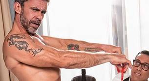 Alonso Caparrós desnudo en Primera Línea