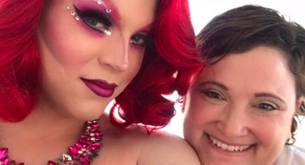 El tuit viral de una orgullosa madre sobre su hijo adolescente drag queen