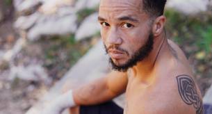 Este boxeador trans está listo para hacer historia en su debut en la lucha profesional.