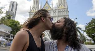 Besada gay saluda al Papa Francisco en su visita a Panamá