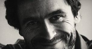 Netflix recuerda que Ted Bundy era un asesino en serie, ante los fans salidos