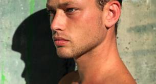 On Refaeli desnudo, el hermano de la supermodelo Bar Refaeli