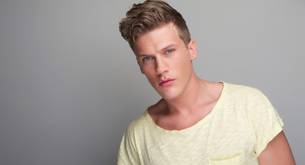 "Rompí nuestra relación gay porque él era demasiado guapo"