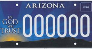 Arizona financia a un grupo homófobo con matrículas de "In God We Trust"