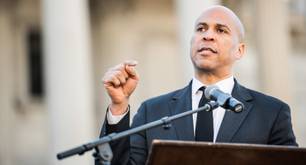 Cory Booker, aliado LGBT, se postula para la presidencia en 2020