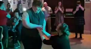 'First Dates': pareja gay se compromete en una bonita propuesta