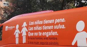 El gobierno retira la "utilidad pública" a Hazte oír por su autobús del odio