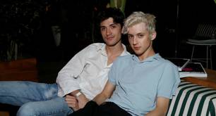 Troye Sivan responde a los rumores de ruptura con Jacob Bixenman