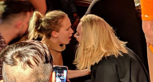 La noche loca de Adele y Jennifer Lawrence en un bar gay