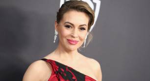 Alyssa Milano se disculpa por decir que es "trans, gay y lesbiana"
